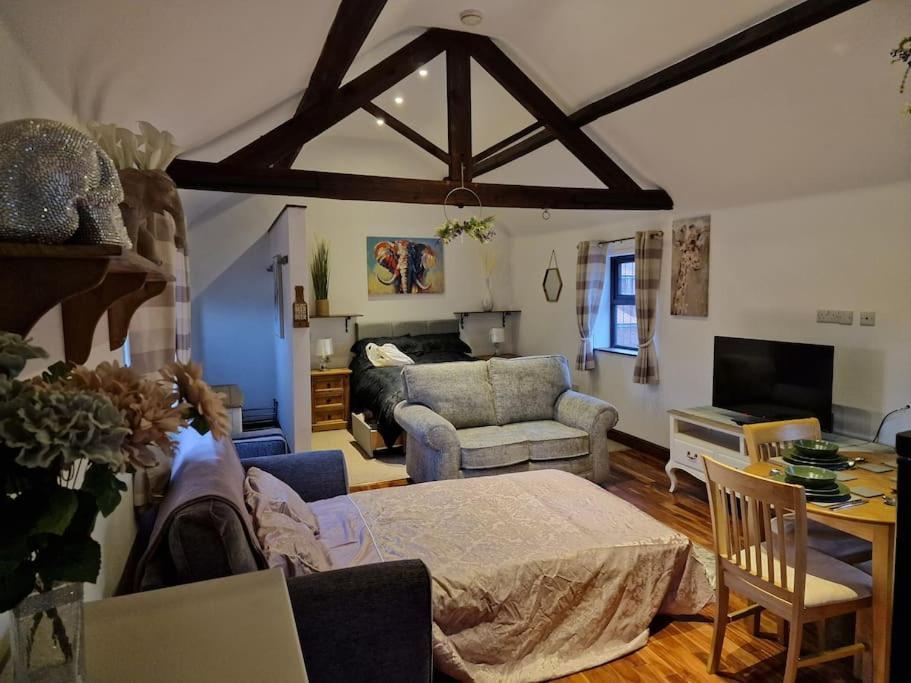 Joiners Arms - Studio Apartments Market Drayton Luaran gambar